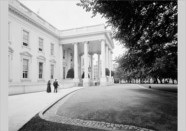White House entrance, Washington, D.C. between 1910 and 1920. Creator: Unknown