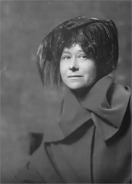 Miss Elsie Dufour, portrait photograph, between 1918 and 1920. Creator: Arnold Genthe