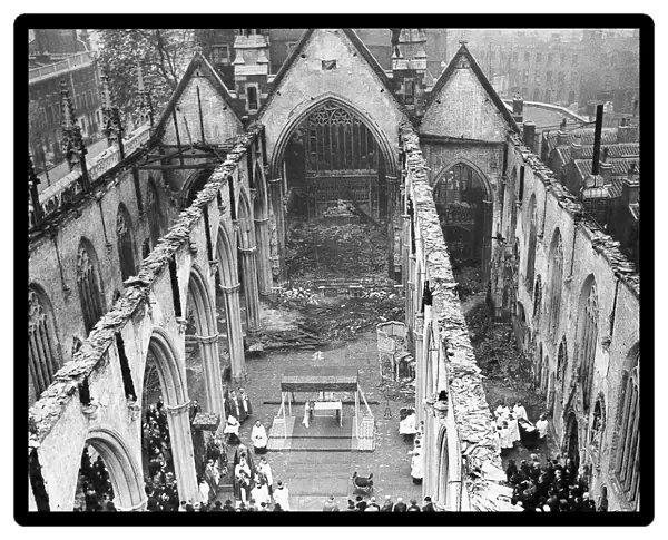 Mass at bombed Southwark Cathedral