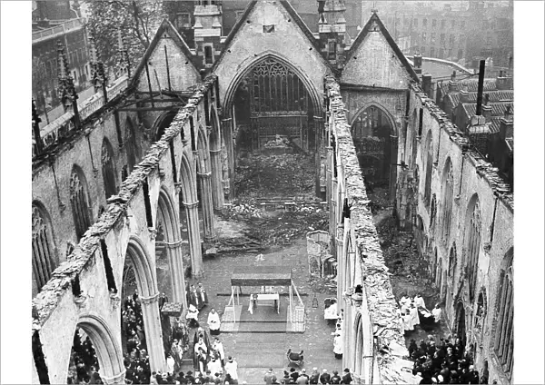 Mass at bombed Southwark Cathedral