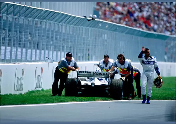 crash. 2002 Canadian Grand Prix - Priority