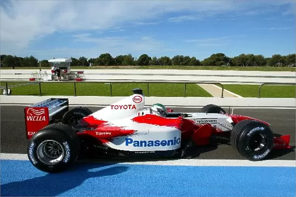Formula One Testing: Tora Takagi Tests the Toyota TF102 for the first time
