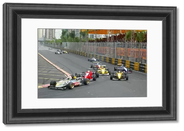 Macau Formula Three Grand Prix: Narain Karthikeyan Carlin Motorsport leads the field