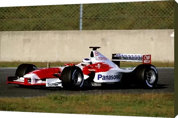Formula One Testing: Olivier Panis tests the Toyota TF102