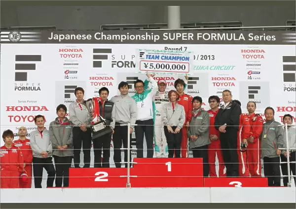 2013 SUPER FORMULA Round 7 SUZUKA  /  2013 Team Champion PETRONAS TEAM TOMs podium  /  Photo