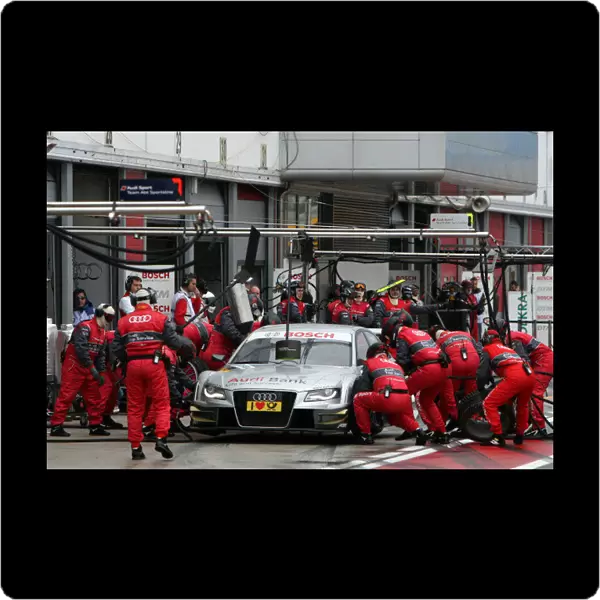 DTM. 31.10.2010 Adria, Italy - pit stop for Miguel Molina 