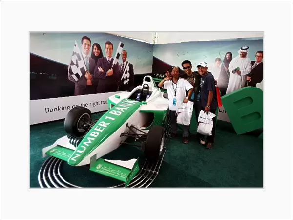 Formula One World Championship: Show car and fans