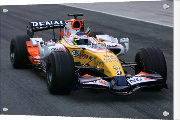 Formula One Testing: Ricardo Zonta Renault R27 makes his debut