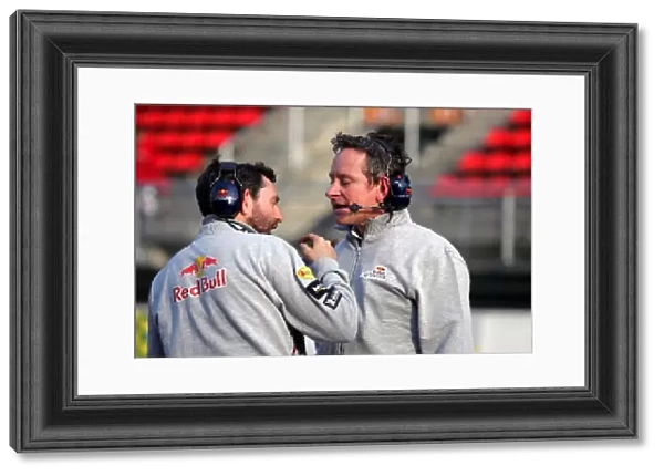 Formula One Testing: Jonathan Wheatley Red Bull Racing engineer talks with a Ferrari engineer