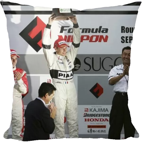 2006 Formula Nippon Champiionship Round 7, Sugo, Japan. 17th September 2006 Race podium - winner Loic Duval (PIAA Nakajima) 1st position. Benoit Treluyer (mobilecast IMPUL) 2nd position