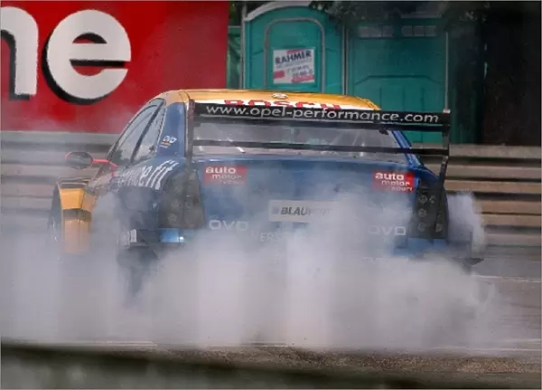 Burnout from Joachim Winkelhock (GER), OPC Euroteam, Opel Astra V8 Coup
