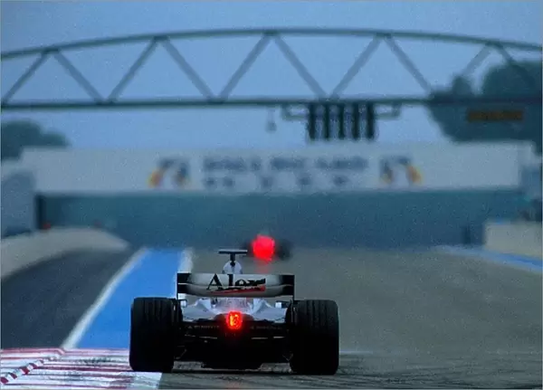 Formula One Testing: Alex Wurz McLaren Mercedes MP4-17D