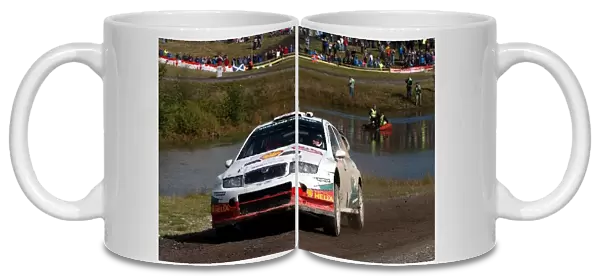 FIA World Rally Championship: Colin McRae, Skoda Fabia WRC, in Walters Arena on Stage 3, Rheola