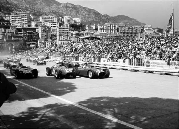 1956 Monaco Grand Prix - Start: Juan Manuel Fangio, Lancia-Ferrari D50, 4th position, Stirling Moss, Maserati 250F, 1st position, and Eugenio Castellotti