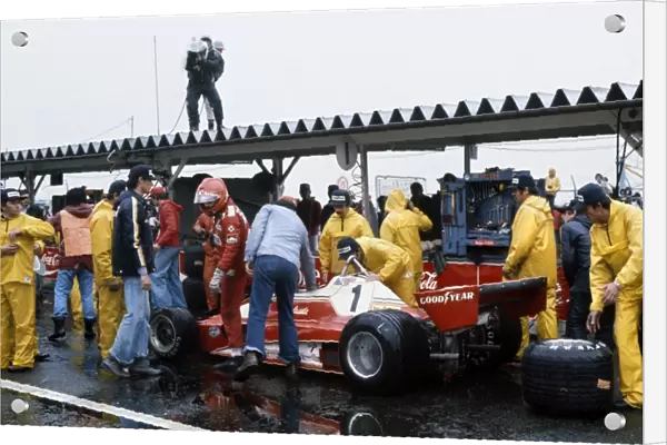 1976 Japanese Grand Prix: Niki Lauda withdraws after 2 laps from the Japanese Grand Prix of his own free will, because the driving conditions