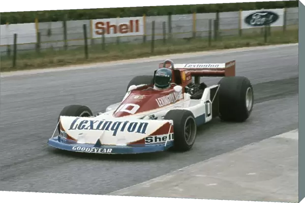 1977 South African Grand Prix: Hans-Joachim Stuck, retired, action