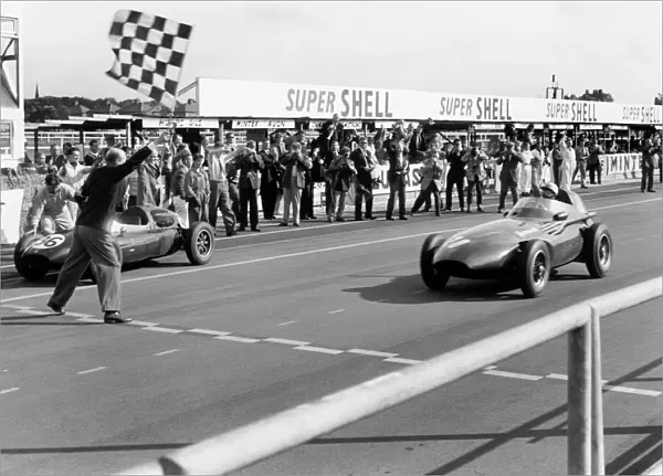 1957 British Grand Prix - Stirling Moss: Stirling Moss, 1st position, action