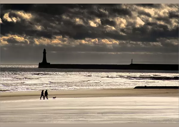 Scenic View Of Sandy Beach With Lighthouse And Groyne; Sunderland, Tyne And Wear, England, Uk