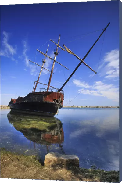 Shipwreck In Lake Ontario; Ontario, Canada