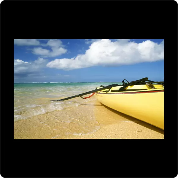 Hawaii, Kauai, Tunnels Beach, Yellow Kayak Along Seashore