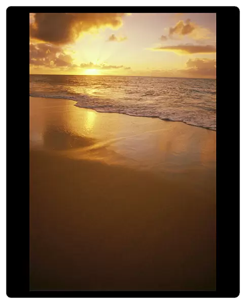 Hawaiian Sunset At Beach, Pastel Colors On Sand Reflections And Ocean A34G
