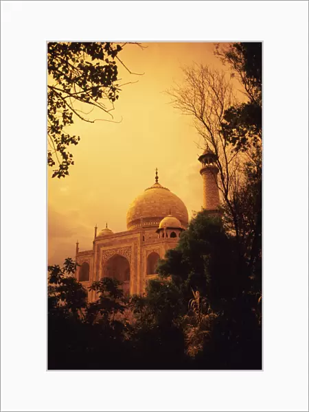 India, Taj Mahal at dusk; Agra