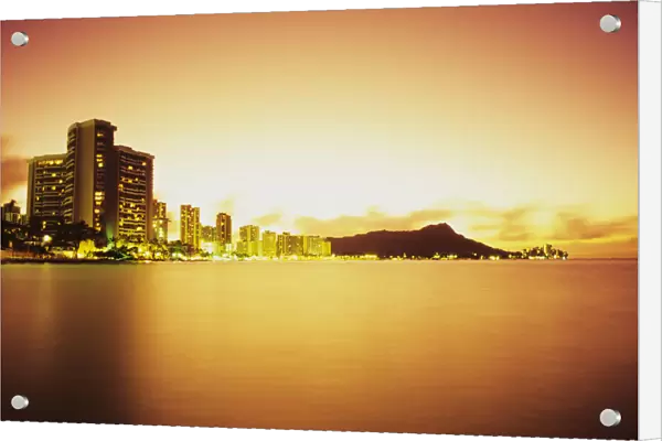 Hawaii, Oahu, Honolulu, Waikiki and Diamond Head at sunrise