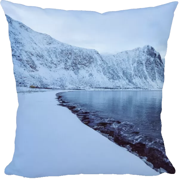 Snow covered mountains at Steinfjord, winter. Steinfjord, Senja, Norway, Scandinavia