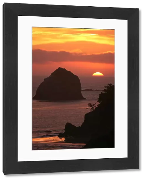 Sunset on the Oregon Coast near Gold Beach