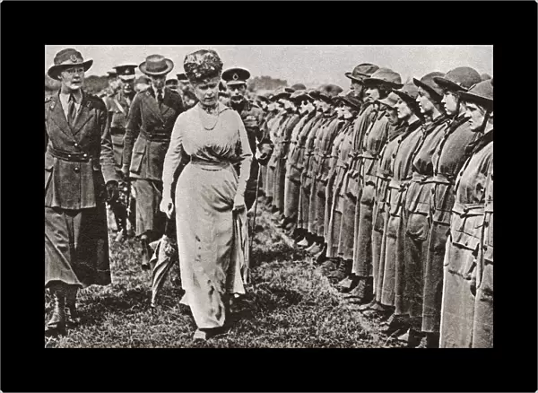 Queen Mary inspecting the W. A. A. Cs (Womens Auxiliary Army Corps) at Aldershot in 1916 during WWI. Mary of Teck, 1867 - 1953. Queen consort of the United Kingdom as the wife of King George V. From The Pageant of the Century, published 1934