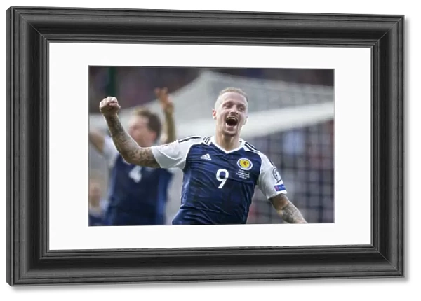Scotland's Leigh Griffiths Scores the Thriller at Hampden: Scotland vs England (10 / 06 / 17)