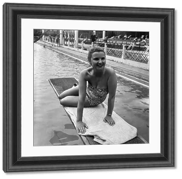 Holiday ! Swimming. Opera Singer Betty Harrison seen Swimming at the Roehampton Lido