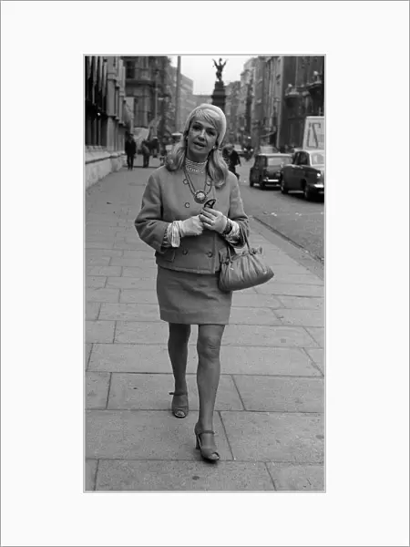 Dorothy Squires Appearing at the Law courts in her action for damages against Granada