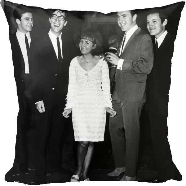 Lulu singer aged 16 with pop group The Shadows Music