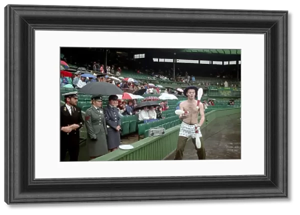 Wimbledon Tennis. The Juggler. June 1988 88-3461-010