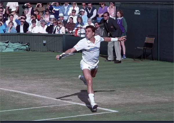 Wimbledon Tennis. Becker v. Lendl. July 1988 88-3559-015