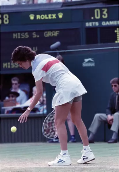 Wimbledon Semi Final. Steffi Graf v. Pam Sheiver. June 1988 88-3518-007