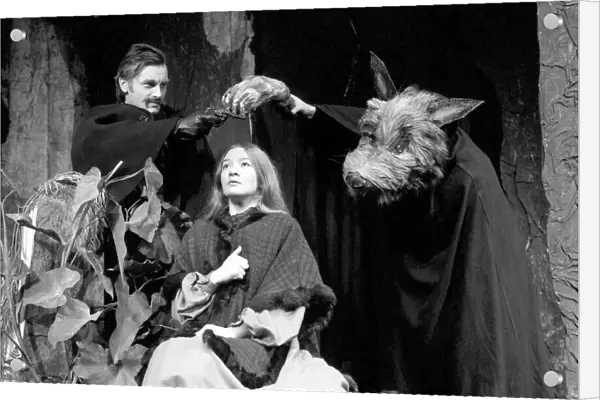 Werewolf Play: The hour of the Werewolf at the Unicorn childrens theatre