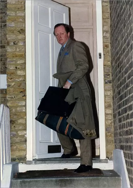 Brigadier Andrew Parker Bowles Leaving his Kensington home. NovemberE1992 P003844