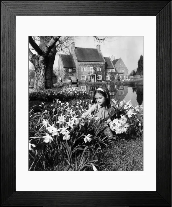 Framed Print : Lord Bath with Daughter Print, April 1965 Framed Print : Lord Bath with Daughter Print, April 1965