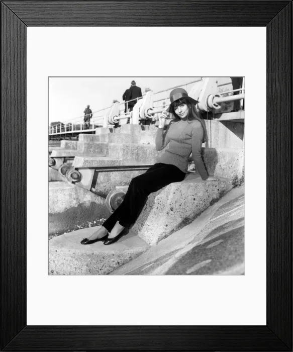 Framed Print : Black and white print of Cyd Hayman in a glamorous pose