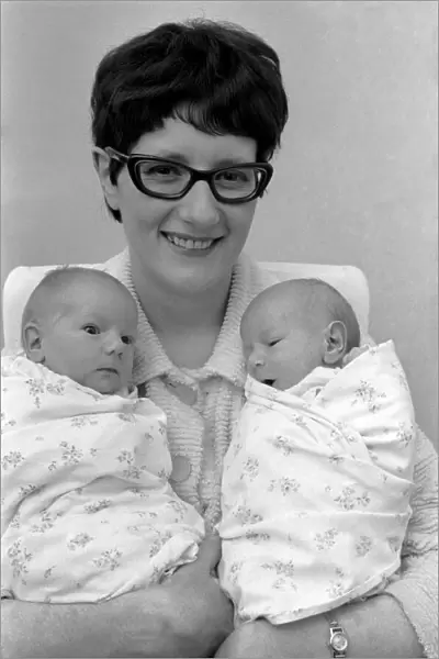 Queen Charlottes Maternity Hospital, Mrs. Davies and her twins