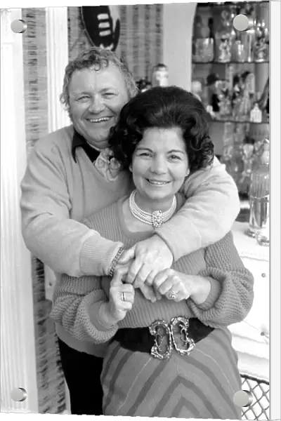 Harry Secombe and wife Myra. January 1975 75-00354