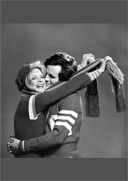 Couple  /  Smiling: Models Sharron Lynne and Alistair Findlay. February 1975 75-00869-001