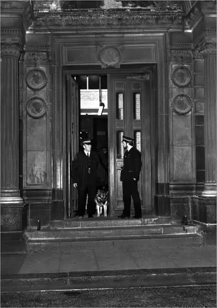 Policemen on guard outside Westminster Abbey. February 1975 75-01178