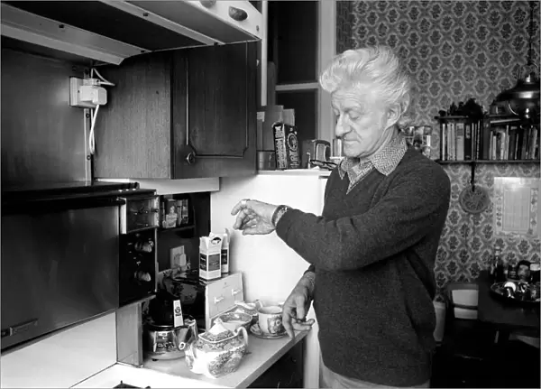 Actor John Pertwee seen here at home making tea. March 1981 PM 81-01203-004