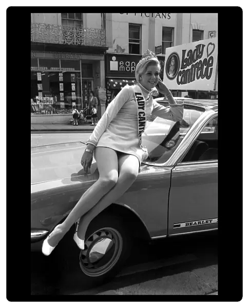 Lady Cantrece 1970 Most beautiful legs in England Competition Winner 1970 Cantrece