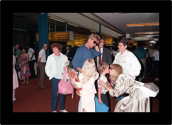 Rod Stewart, Kelly Emberg and family at LAP June 1986