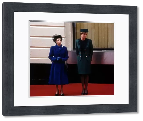 Princess Margaret and Princess Diana October 1990 wait to greet the Italian