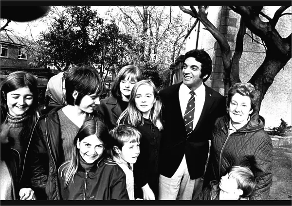 Frankie Vaughan signs autographs for fans during a visit to Ryton Park Country Club to